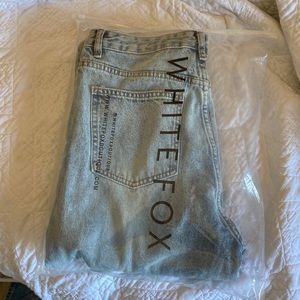 White Fox Who’s That Girl Straight Leg Denim Jeans Washed Blue. Never been worn!